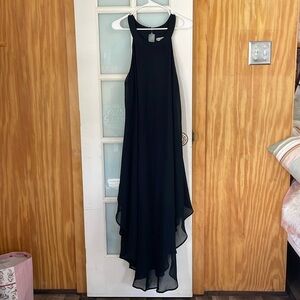Women sleeveless dress (more formal)